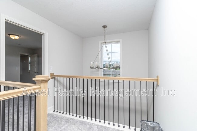 Building Photo - 1730 Silver Chapel Dr