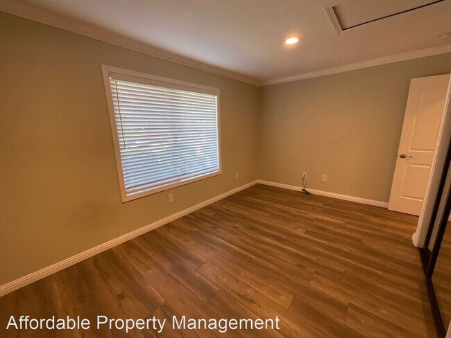 Building Photo - 4 br, 3 bath House - 2820 Donizetti Court