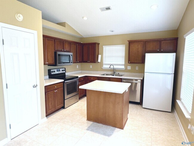 Building Photo - 117 Bremerton Dr SW