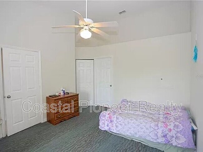 Building Photo - 5035 Sunridge Palms Dr