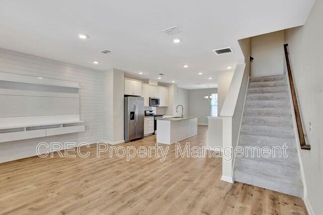 Building Photo - 306 Pathfinder Way