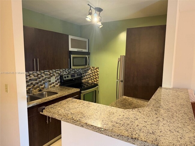 Building Photo - 467 Golden Isles Dr