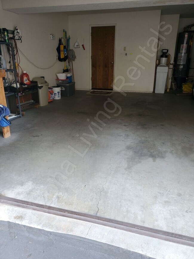 Building Photo - FURNISHED WITH POOL JANUARY - MARCH 2026