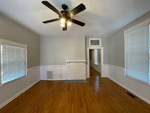 Building Photo - 882 Walnut St Ln