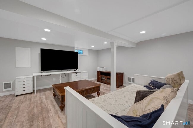 Building Photo - 51 Ledgewood Dr