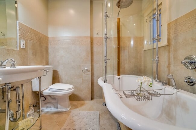 Building Photo - 3131 E Corto Pl