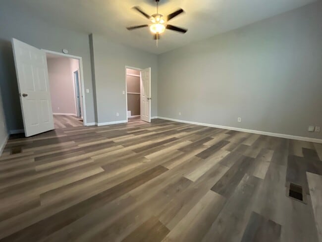 Building Photo - 968-970 Wilson Avenue