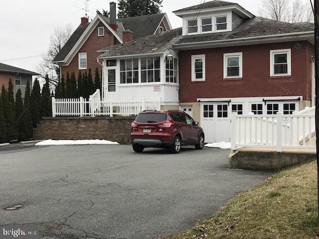 Building Photo - 505 E Lancaster Ave