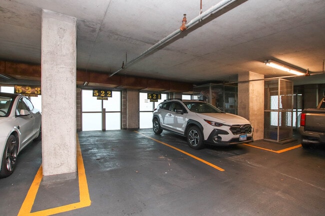 Building Photo - 2 E Erie St