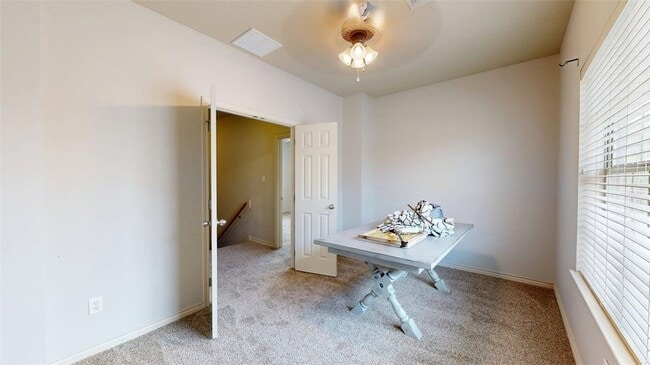 Building Photo - 332 Forest Dr Loop