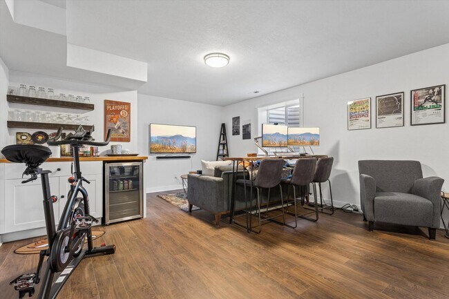 Building Photo - Low-Maintenance Upgraded 3-Bedroom Home Near Downtown Loveland