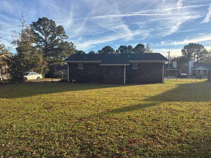 Building Photo - 114 Johnny Reb Dr