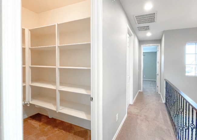 Building Photo - 118 E Canyon Way
