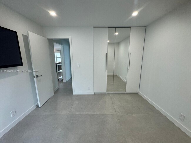 Building Photo - 21281 Hazelwood Ln