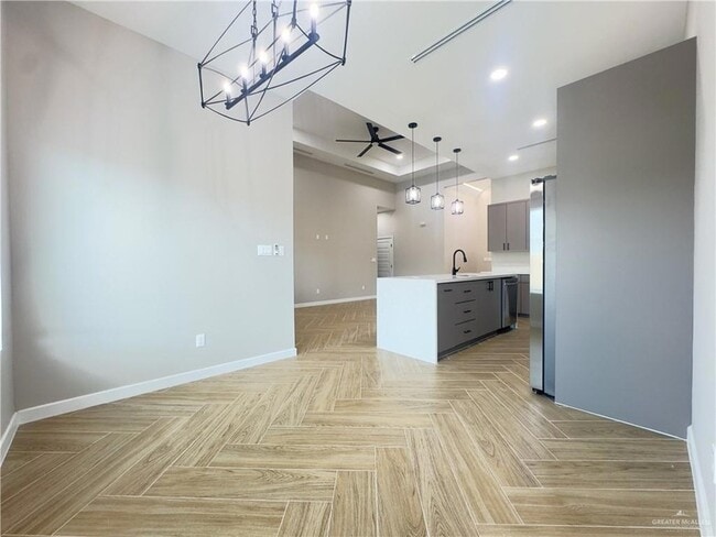 Building Photo - 907 Durango Dr