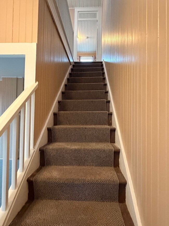 Building Photo - 3356/3372/3376 Franklin Ave.