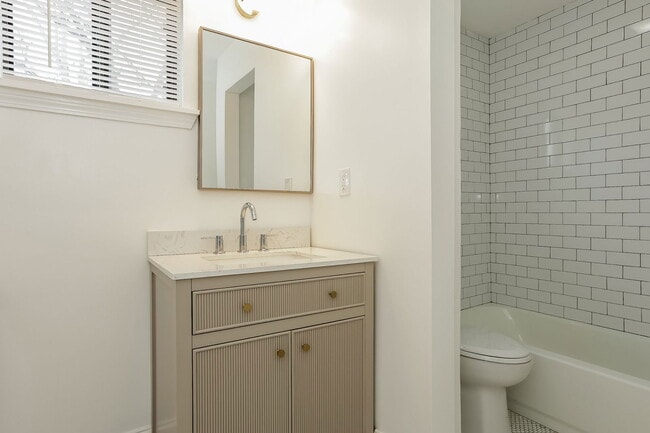 Building Photo - 755 St Charles Ave NE