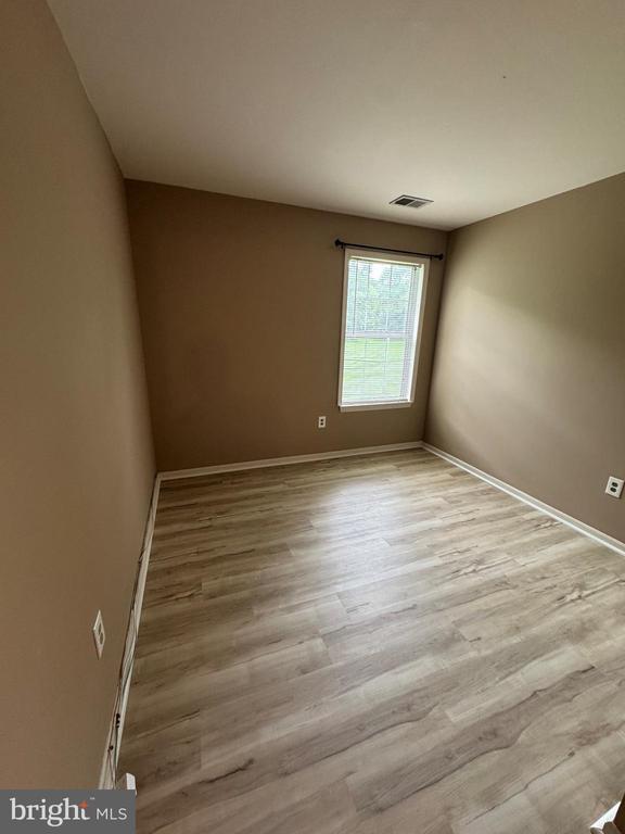 Building Photo - 906 Mews Dr