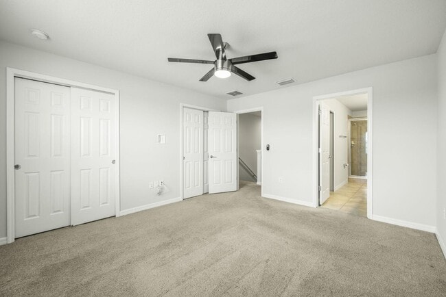 Building Photo - 9210 Hillcroft Dr