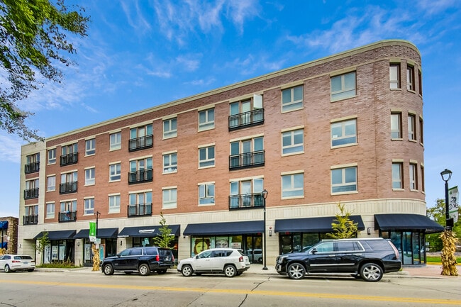 Building Photo - 555 Roger Williams Ave