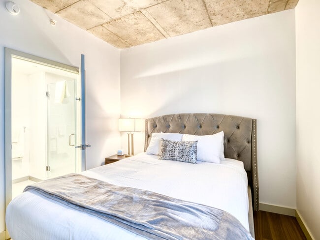 Building Photo - 82 Ames St