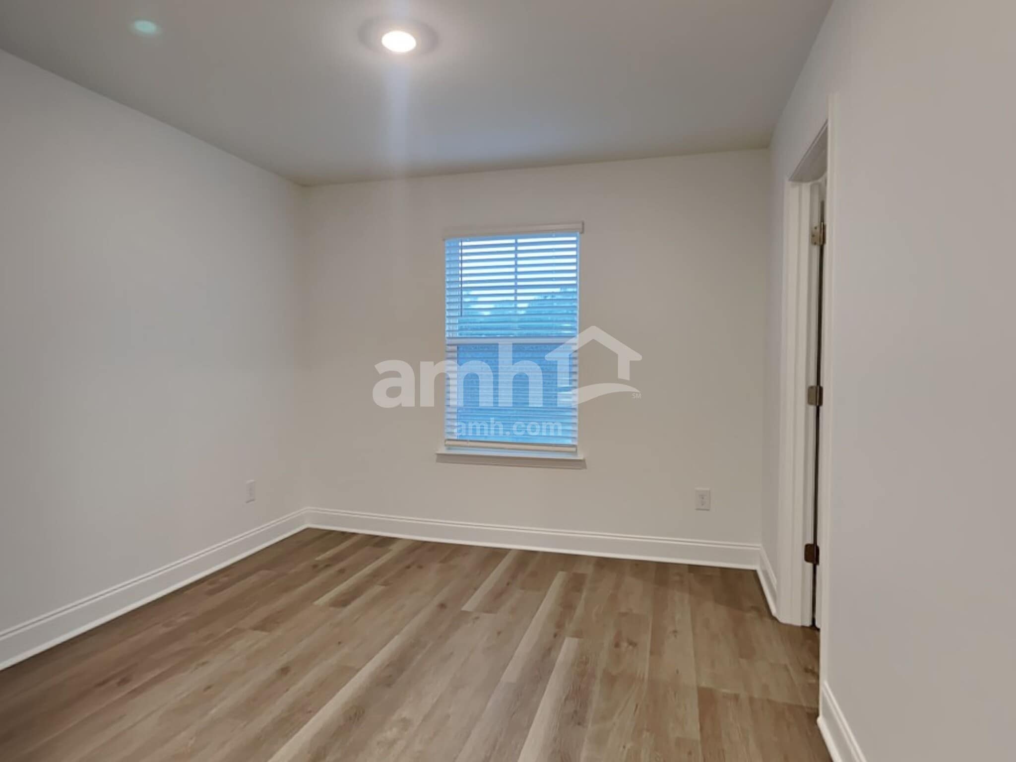 Building Photo - 5500 Front St