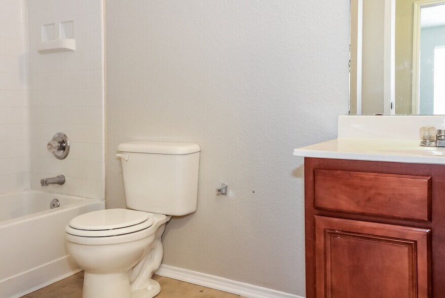 Building Photo - 8024 Sartain Dr