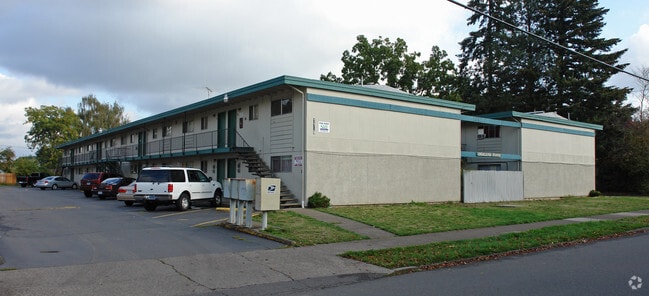 Primary Photo - Highland House