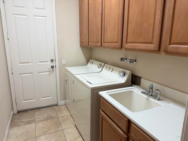 Building Photo - 40380 Camino Montecito