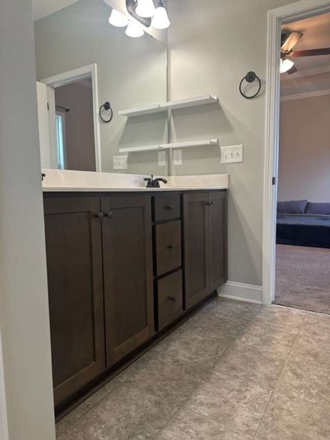 Building Photo - 3 Bed/2 Bath in Willow Pond - 15 minutes to SJAFB!