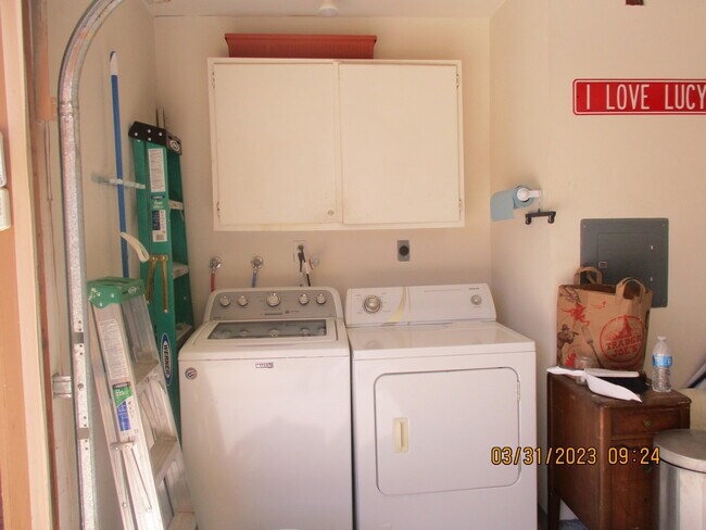 Building Photo - 73407 Foxtail Ln