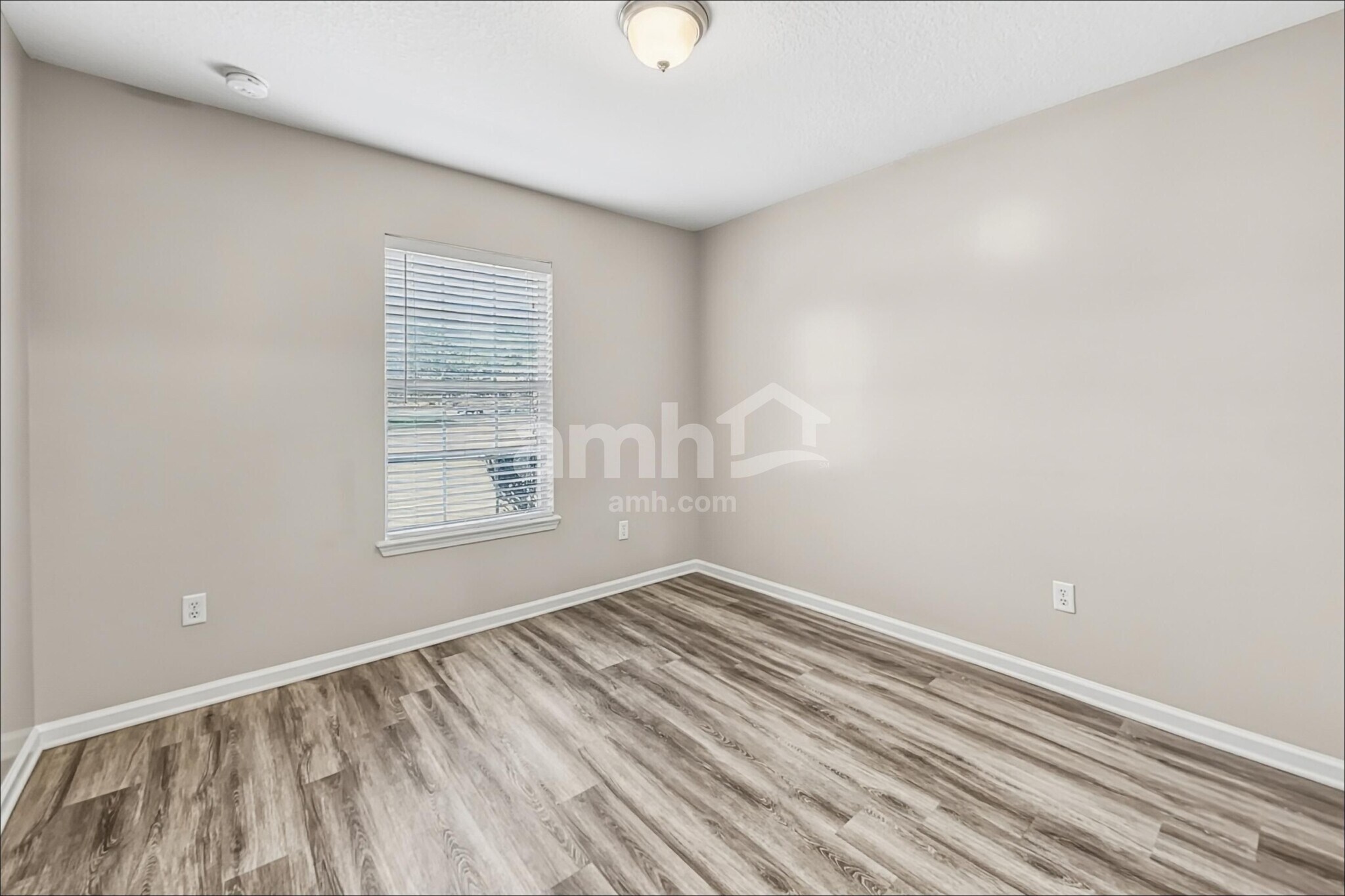 Building Photo - 3201 Ginny Lake Dr