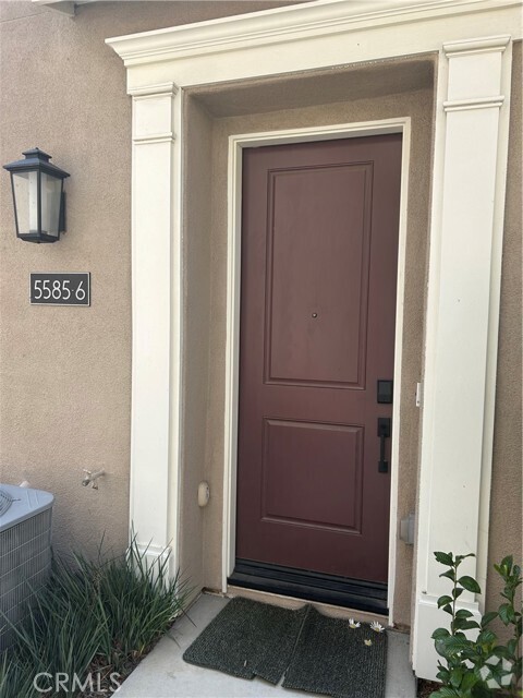 Building Photo - 5585 Kate Way