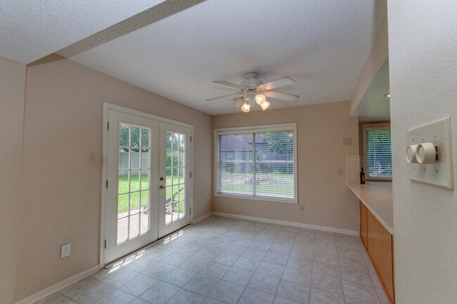 Building Photo - 11310 Chiselhurst Way Ct