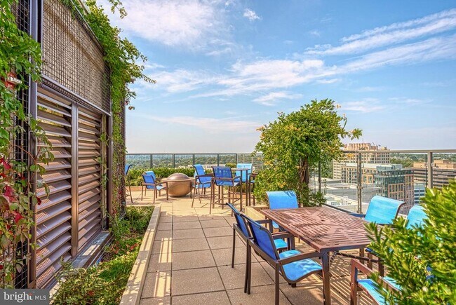 Building Photo - 851 N Glebe Rd