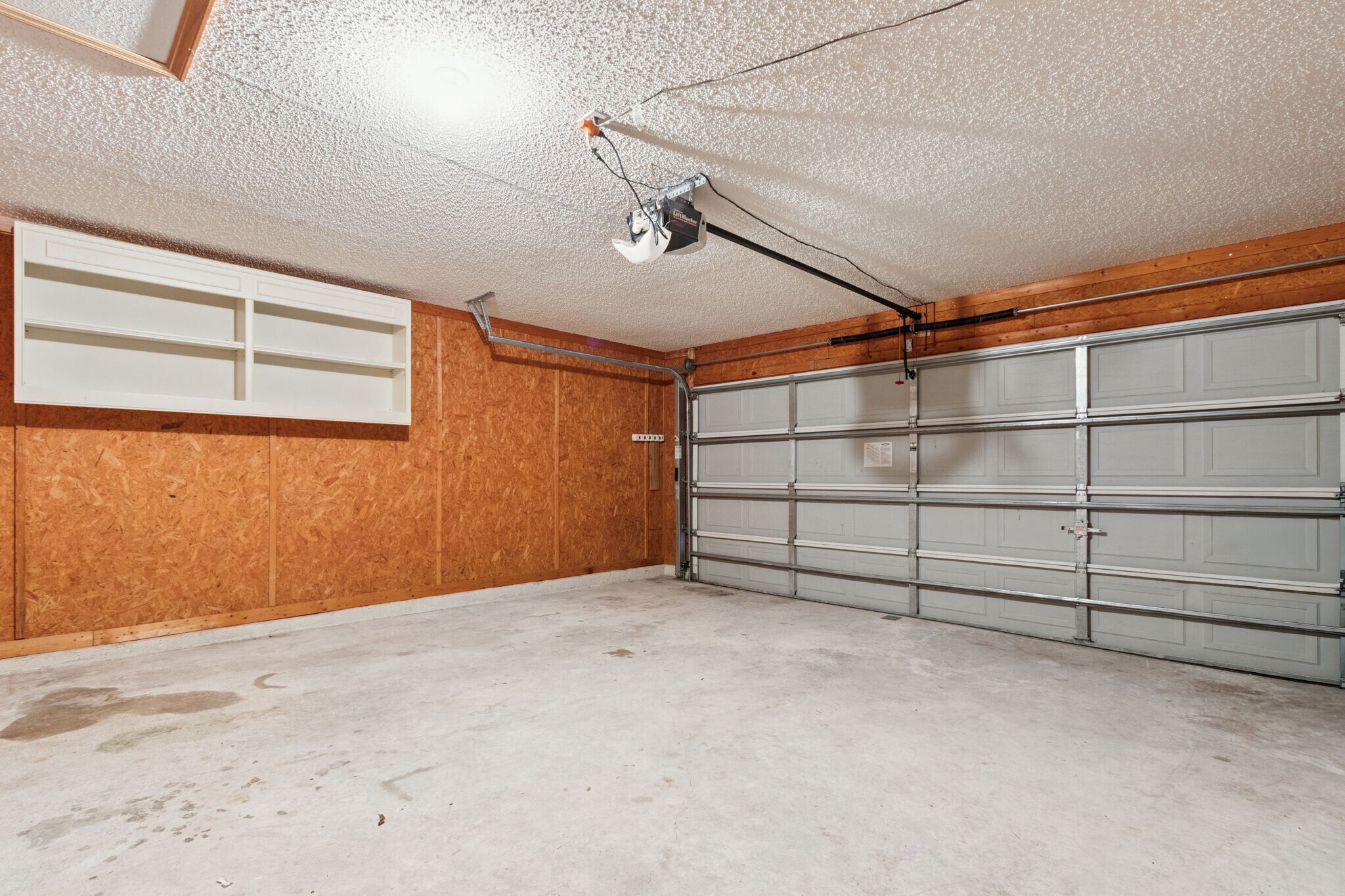 2 car garage - 268 Southlake Dr
