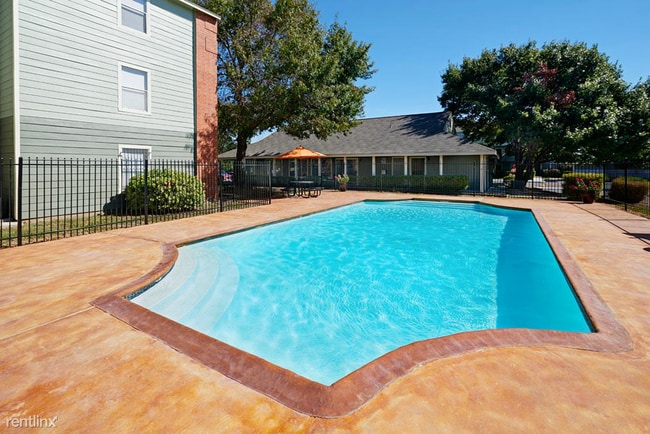 Building Photo - Rio Springs