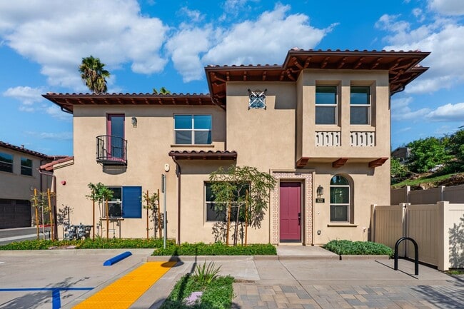 Building Photo - 822 Francesca Dr