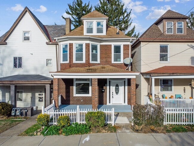 Building Photo - 4 Bed/3 Full Bath Single Family Home in Avalon