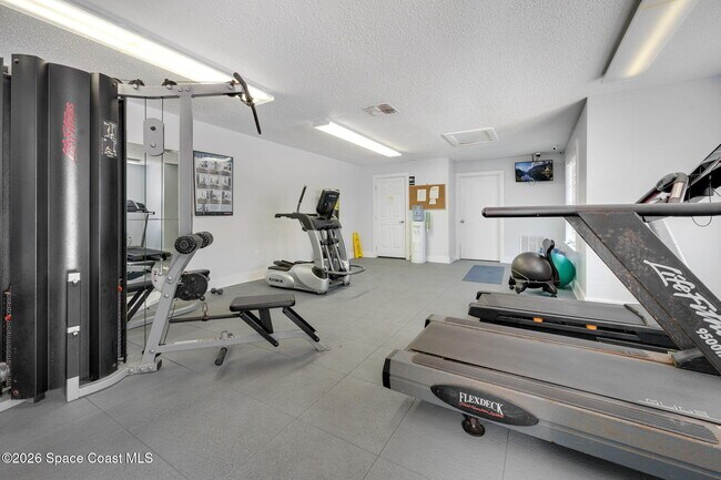 Building Photo - 225 S Tropical Trail