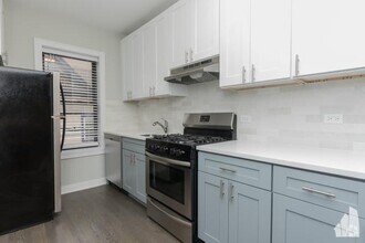 Building Photo - 1 bedroom in Chicago IL 60640