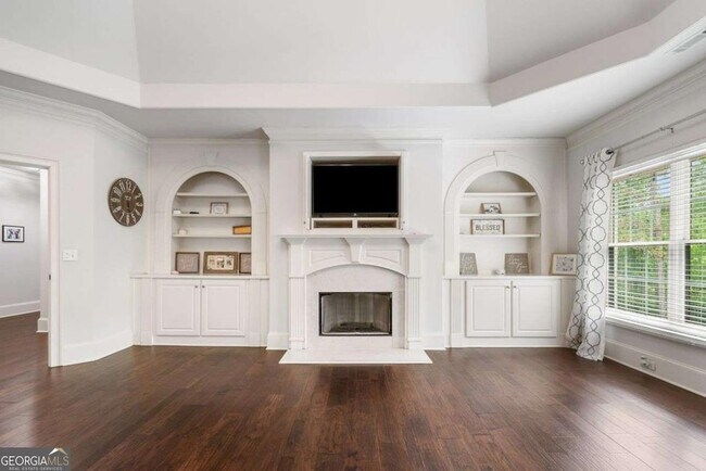 Building Photo - 882 Hallbrook Ln