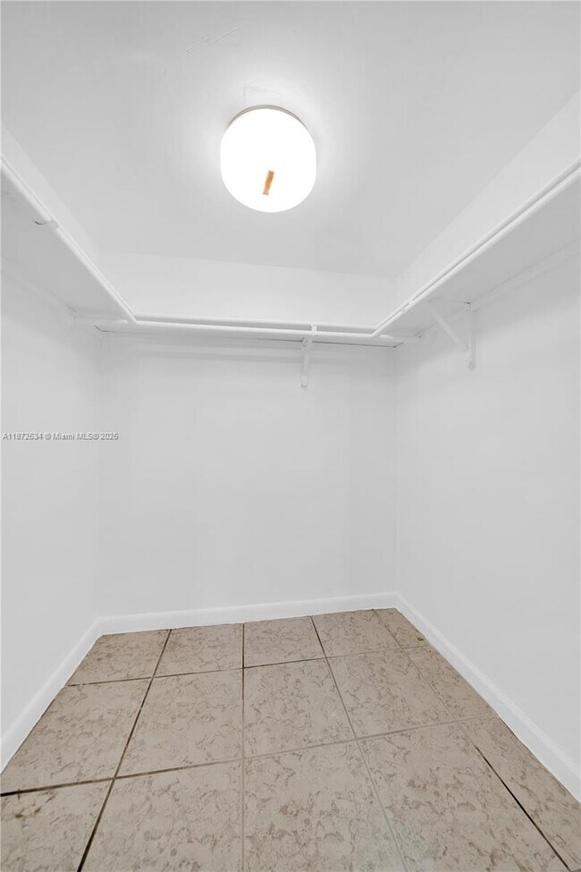 Building Photo - 3181 SW 13th St