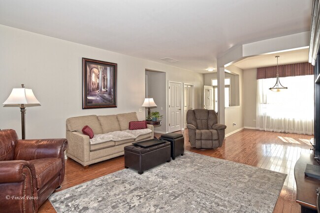 Building Photo - 13060 Drendel Rd