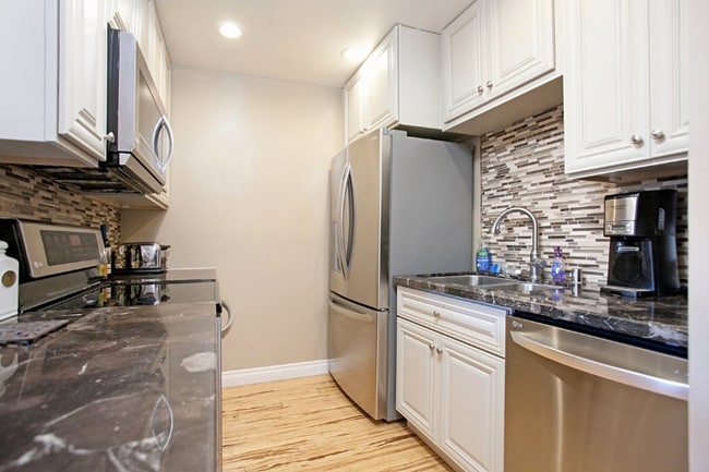 Building Photo - 6202 Friars Rd