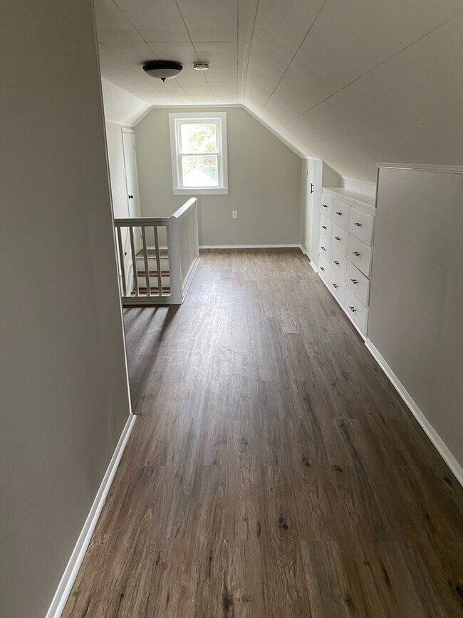 Building Photo - Newly Renovated 3 Bedroom Cape Cod