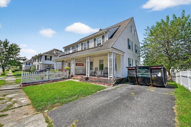 Primary Photo - Turn-key Ready 3 BR 1 BA in Newburgh, NY