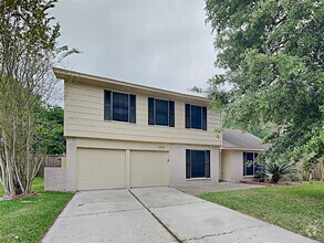 Building Photo - 5200 Treewood Dr