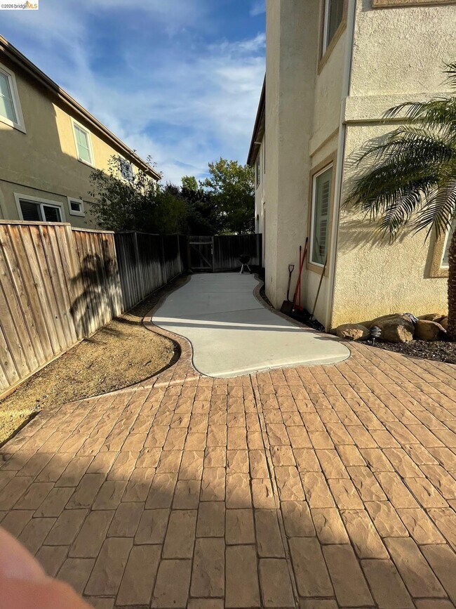 Building Photo - 2309 St Augustine Dr
