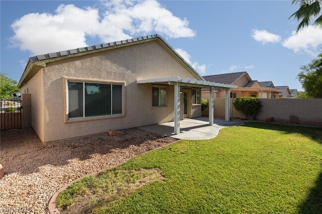 Building Photo - 10991 Pumpkin Ridge Ave